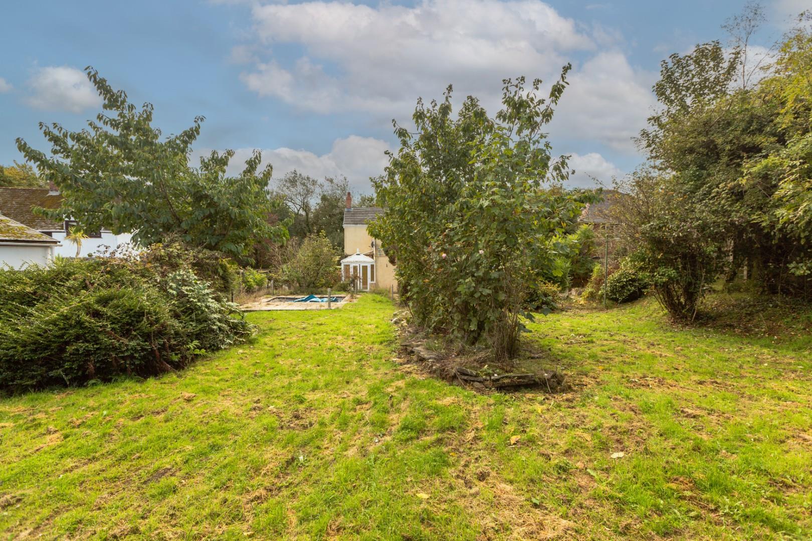 Dukefield, Three Crosses, Swansea, SA4 3PS